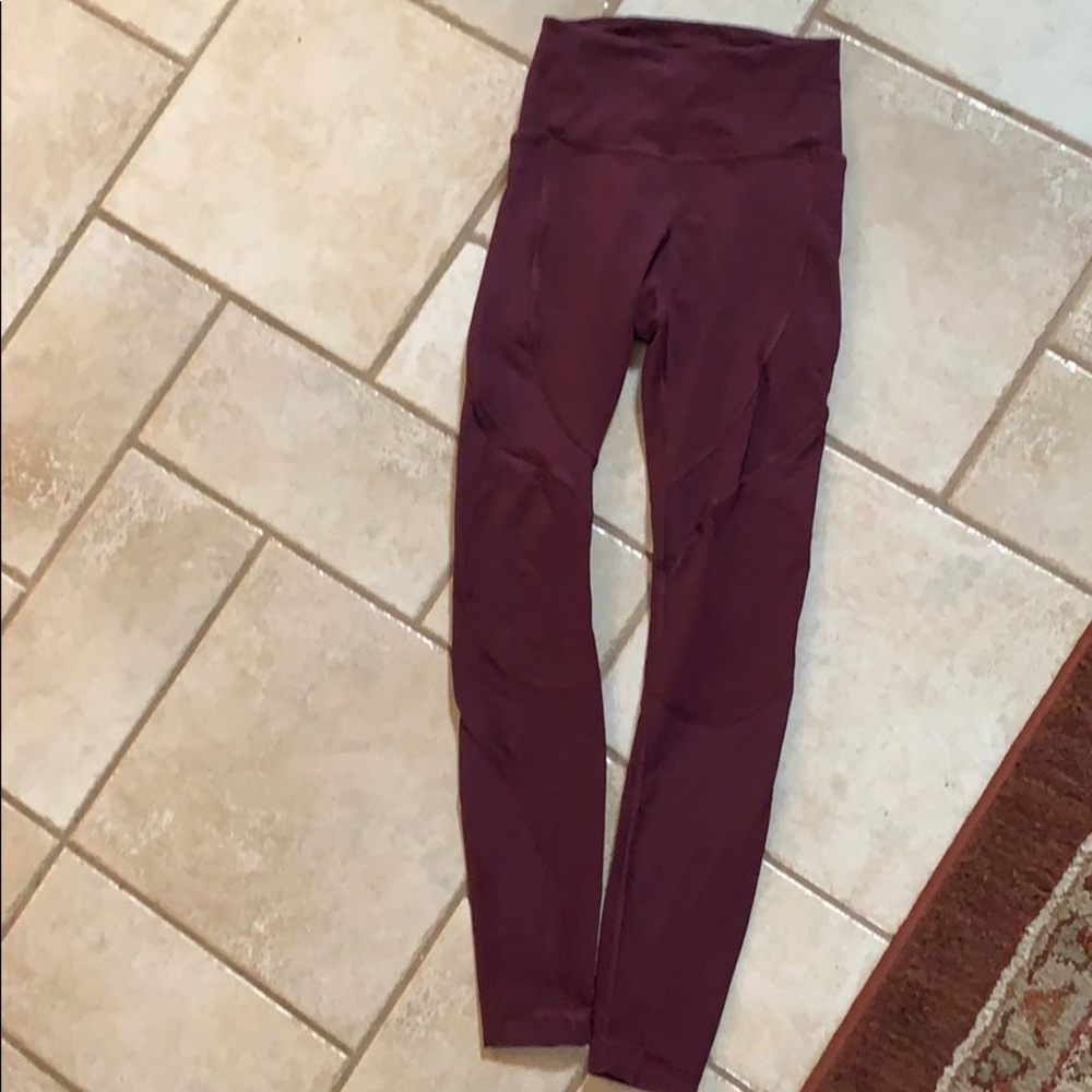 Lululemon On repeat 7/8 tight